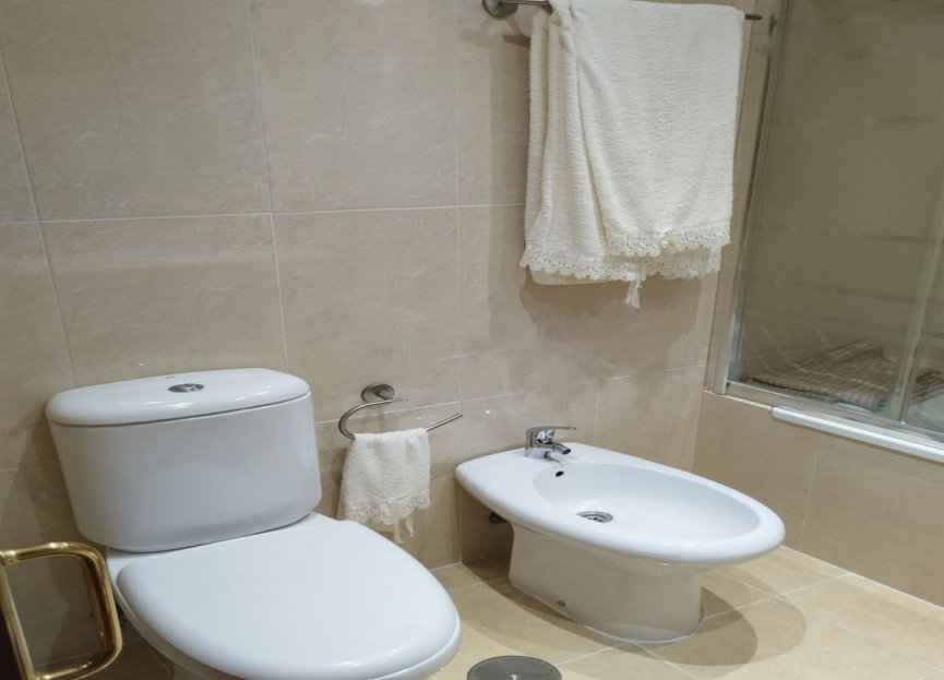 Resale - Apartment - Middle Floor Apartment - Estepona - Estepona Centro