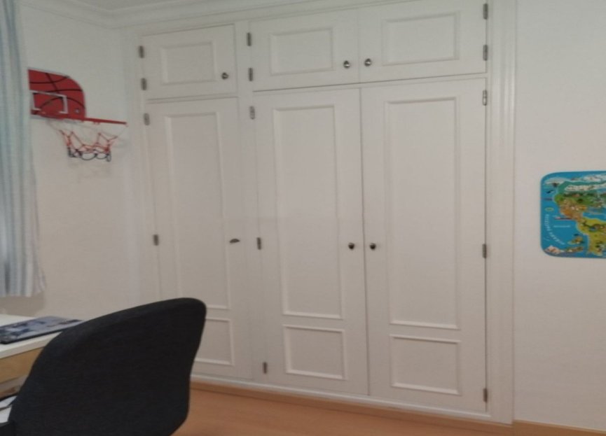 Resale - Apartment - Middle Floor Apartment - Estepona - Estepona Centro