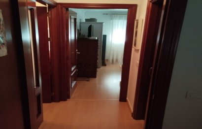 Resale - Apartment - Middle Floor Apartment - Estepona - Estepona Centro