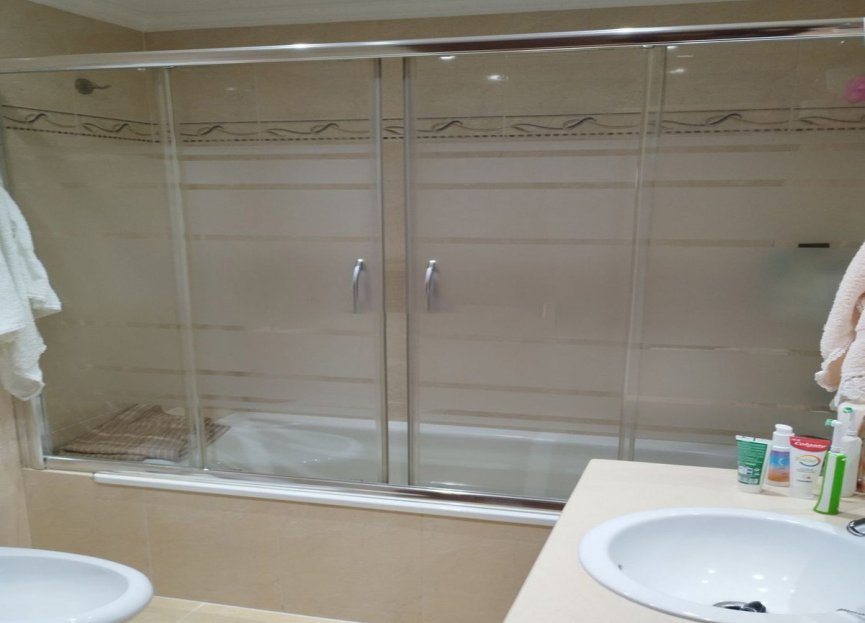 Resale - Apartment - Middle Floor Apartment - Estepona - Estepona Centro