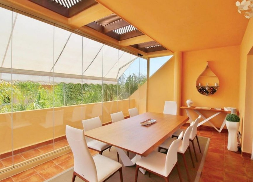 Resale - Apartment - Middle Floor Apartment - Marbella - Nueva Andalucia