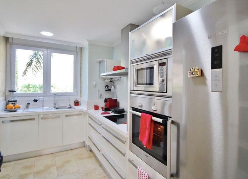 Resale - Apartment - Middle Floor Apartment - Marbella - Nueva Andalucia