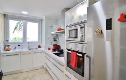 Resale - Apartment - Middle Floor Apartment - Marbella - Nueva Andalucia