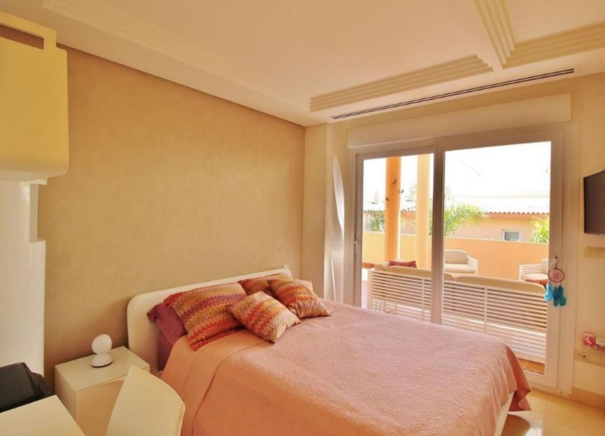 Resale - Apartment - Middle Floor Apartment - Marbella - Nueva Andalucia