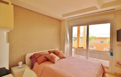 Resale - Apartment - Middle Floor Apartment - Marbella - Nueva Andalucia