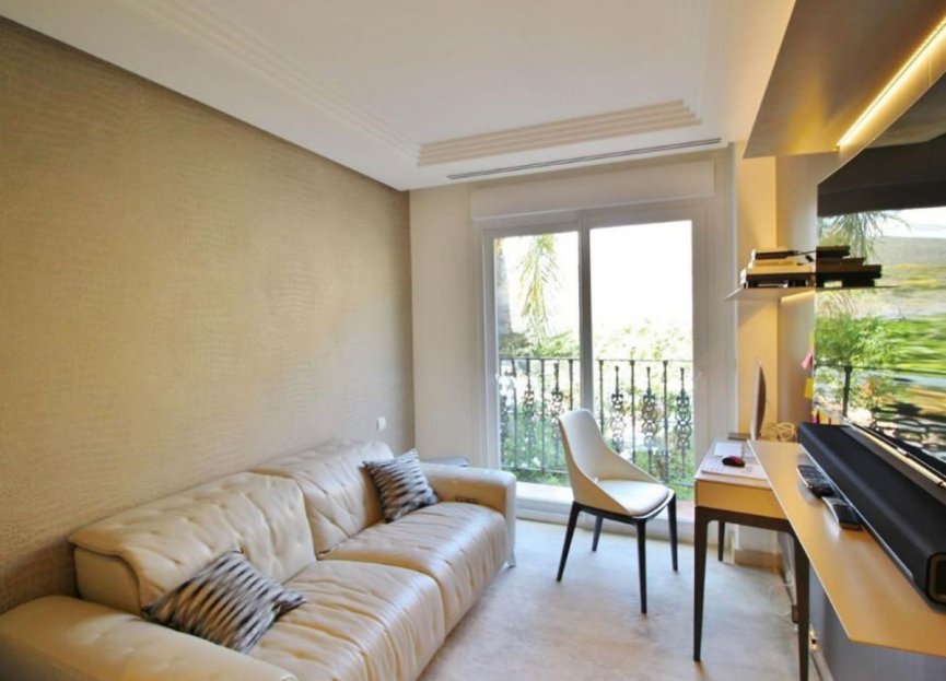 Resale - Apartment - Middle Floor Apartment - Marbella - Nueva Andalucia