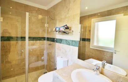 Resale - Apartment - Middle Floor Apartment - Marbella - Nueva Andalucia