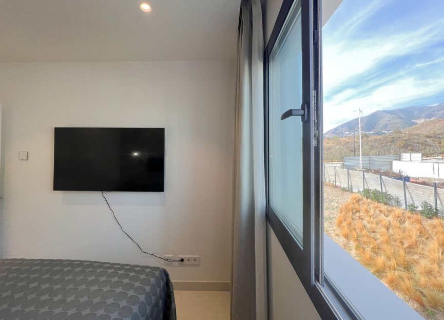 Resale - Apartment - Middle Floor Apartment - Fuengirola - Higueron