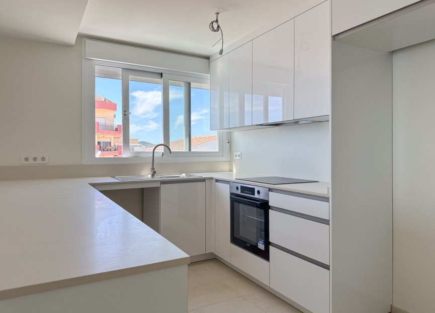 Resale - Apartment - Middle Floor Apartment - Fuengirola - Fuengirola Centro