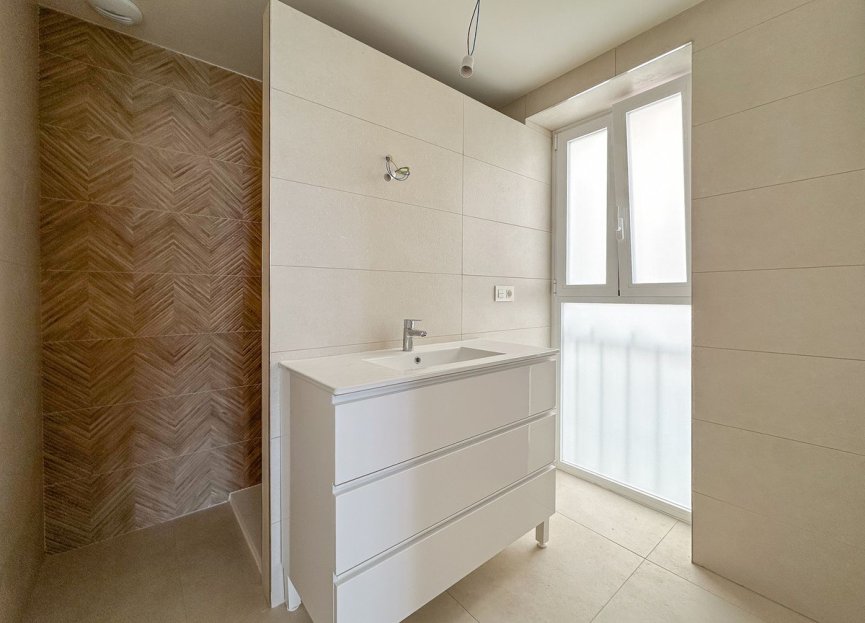 Resale - Apartment - Middle Floor Apartment - Fuengirola - Fuengirola Centro