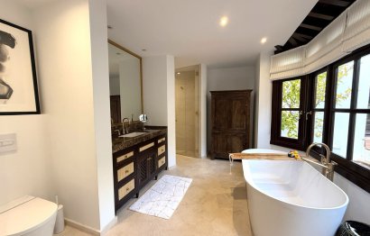 Resale - House - Semi-Detached House - Marbella - Marbella Centro