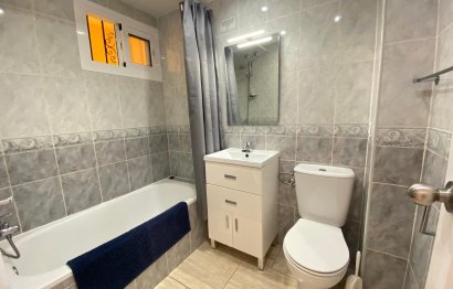 Resale - Apartment - Middle Floor Apartment - Benalmádena - Benalmadena Centro