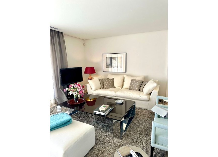 Resale - Apartment - Penthouse - Marbella - Nueva Andalucia