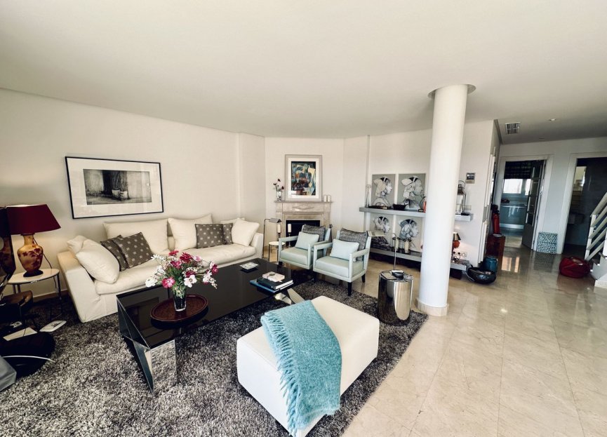 Resale - Apartment - Penthouse - Marbella - Nueva Andalucia