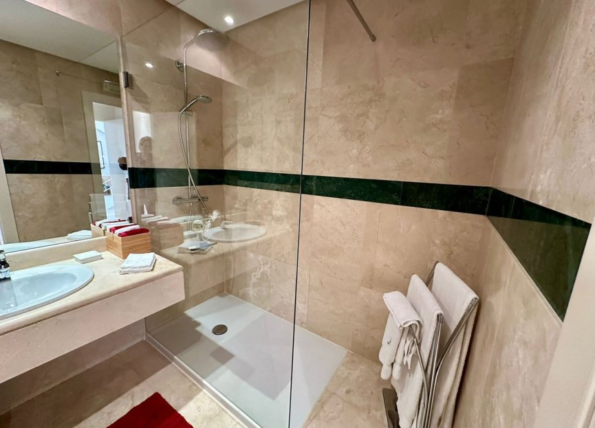 Resale - Apartment - Penthouse - Marbella - Nueva Andalucia