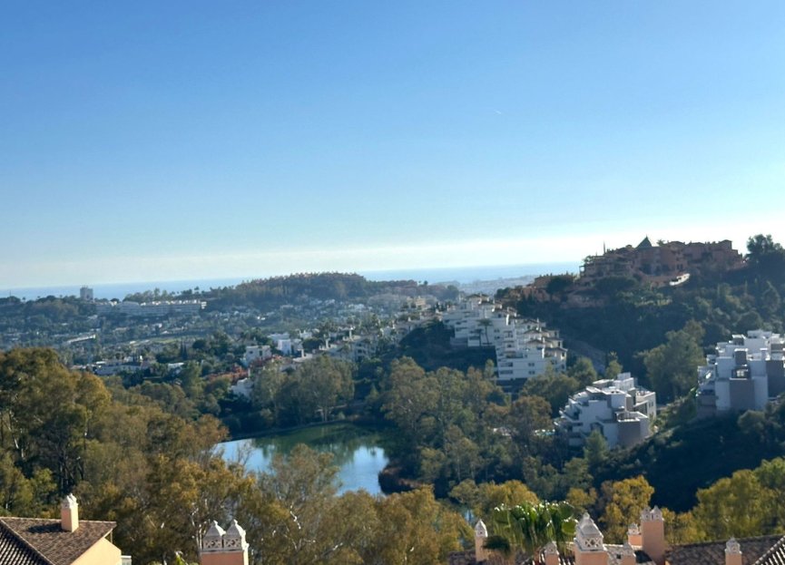 Resale - Apartment - Penthouse - Marbella - Nueva Andalucia