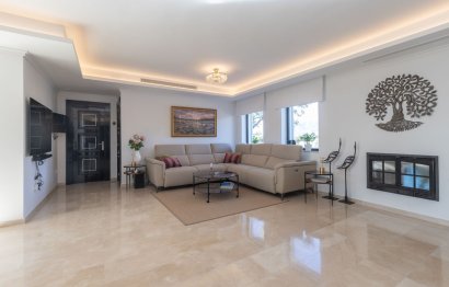 Resale - House - Detached Villa - Marbella - Elviria