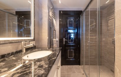 Resale - House - Detached Villa - Marbella - Elviria