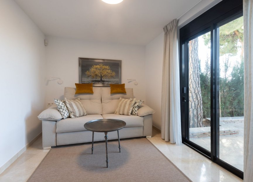 Resale - House - Detached Villa - Marbella - Elviria