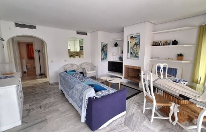 Resale - Apartment - Middle Floor Apartment - Marbella - Elviria