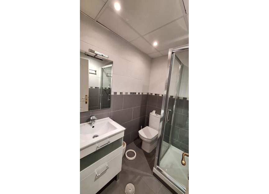 Resale - Apartment - Middle Floor Apartment - Marbella - Elviria