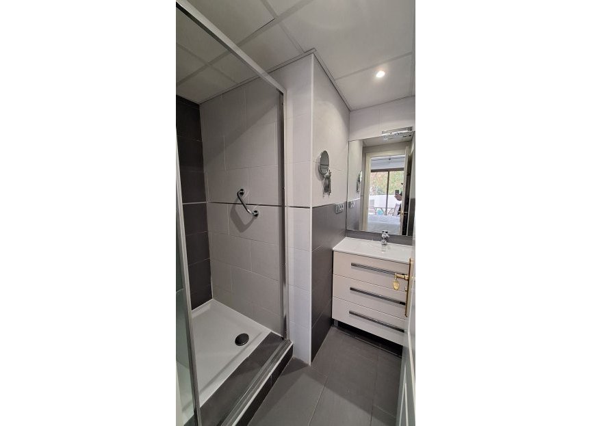 Resale - Apartment - Middle Floor Apartment - Marbella - Elviria