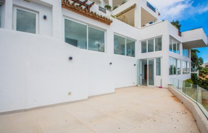 Resale - Apartment - Middle Floor Apartment - Marbella - La Mairena