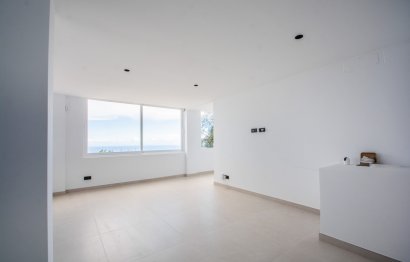 Resale - Apartment - Middle Floor Apartment - Marbella - La Mairena