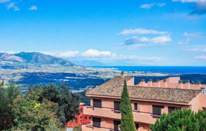 Resale - Apartment - Middle Floor Apartment - Marbella - La Mairena