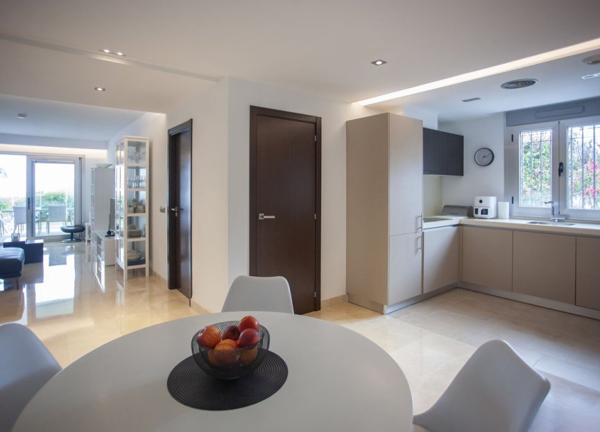 Resale - Ground floor apartment - Marbella - La Mairena