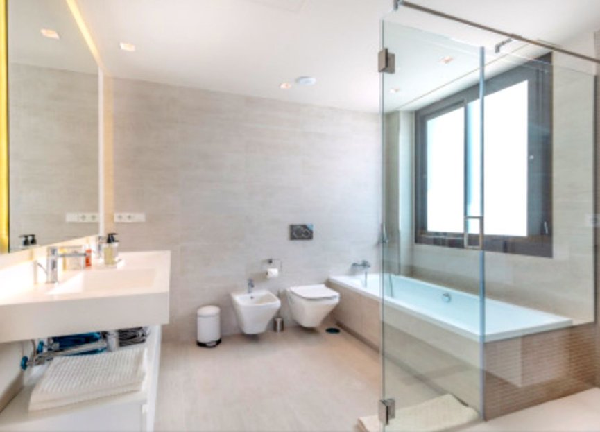 Resale - Ground floor apartment - Marbella - Nueva Andalucia