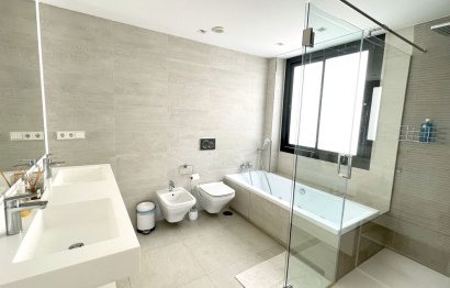 Resale - Ground floor apartment - Marbella - Nueva Andalucia