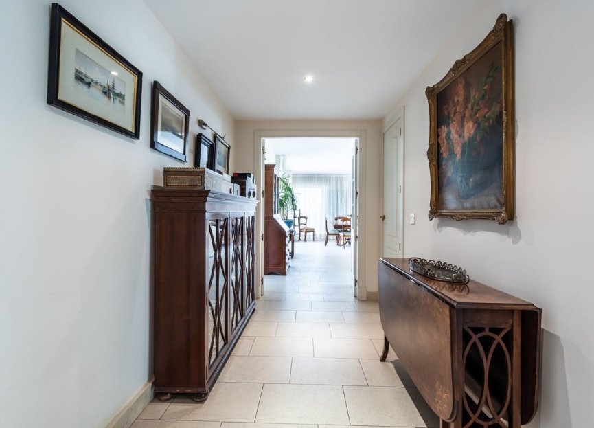 Resale - House - Detached Villa - Marbella - Marbella Centro