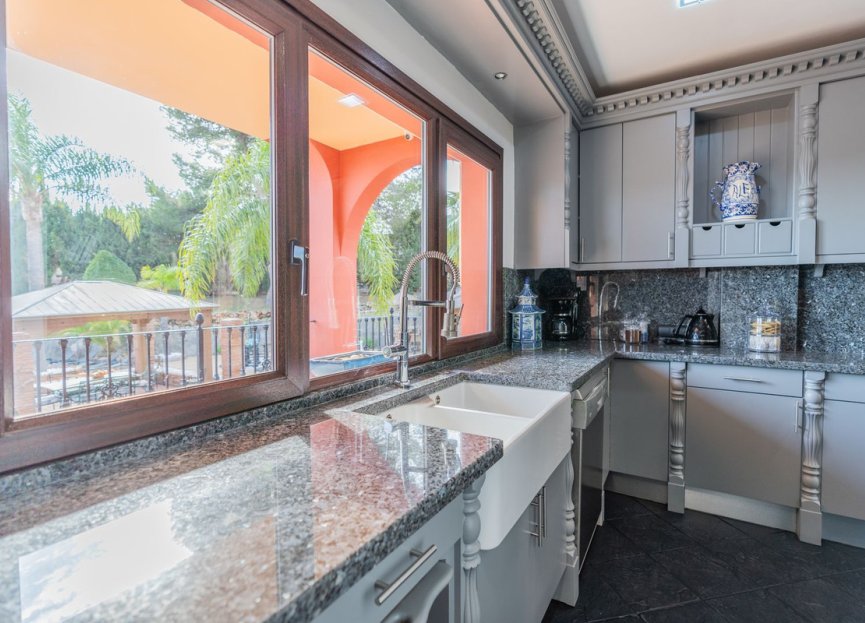 Resale - House - Detached Villa - Benalmádena - Benalmadena Costa