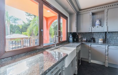 Resale - House - Detached Villa - Benalmádena - Benalmadena Costa