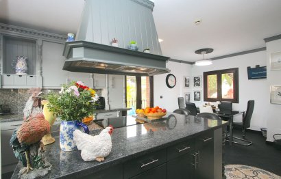 Resale - House - Detached Villa - Benalmádena - Benalmadena Costa