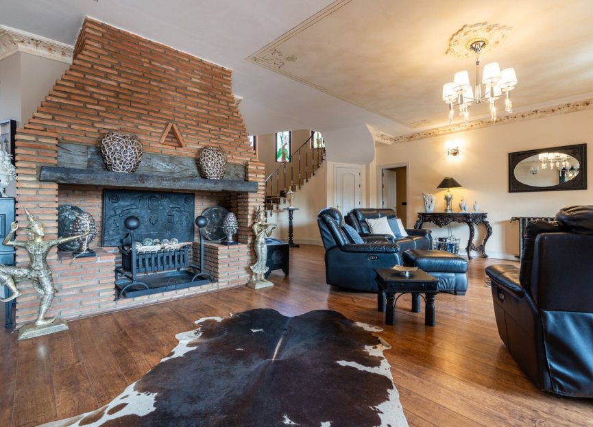 Resale - House - Detached Villa - Benalmádena - Benalmadena Costa