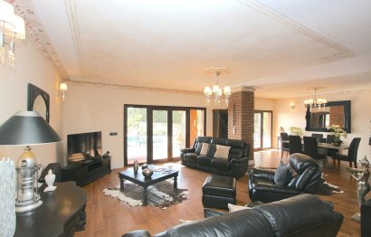 Resale - House - Detached Villa - Benalmádena - Benalmadena Costa