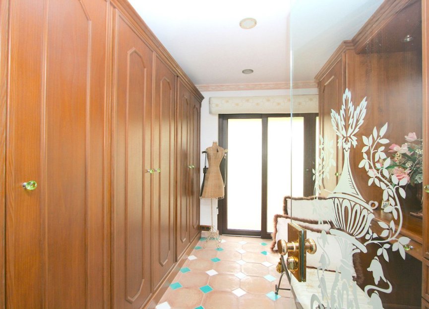 Resale - House - Detached Villa - Benalmádena - Benalmadena Costa