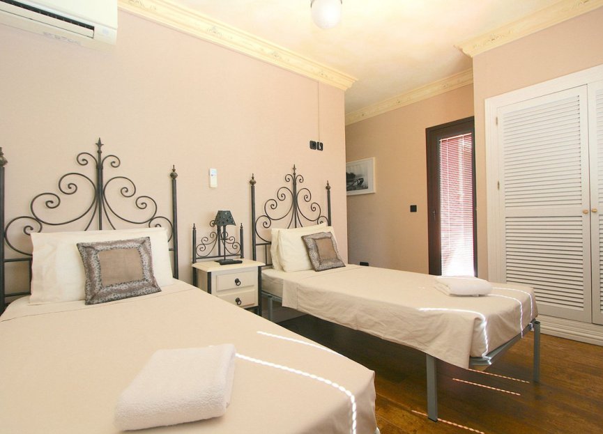 Resale - House - Detached Villa - Benalmádena - Benalmadena Costa