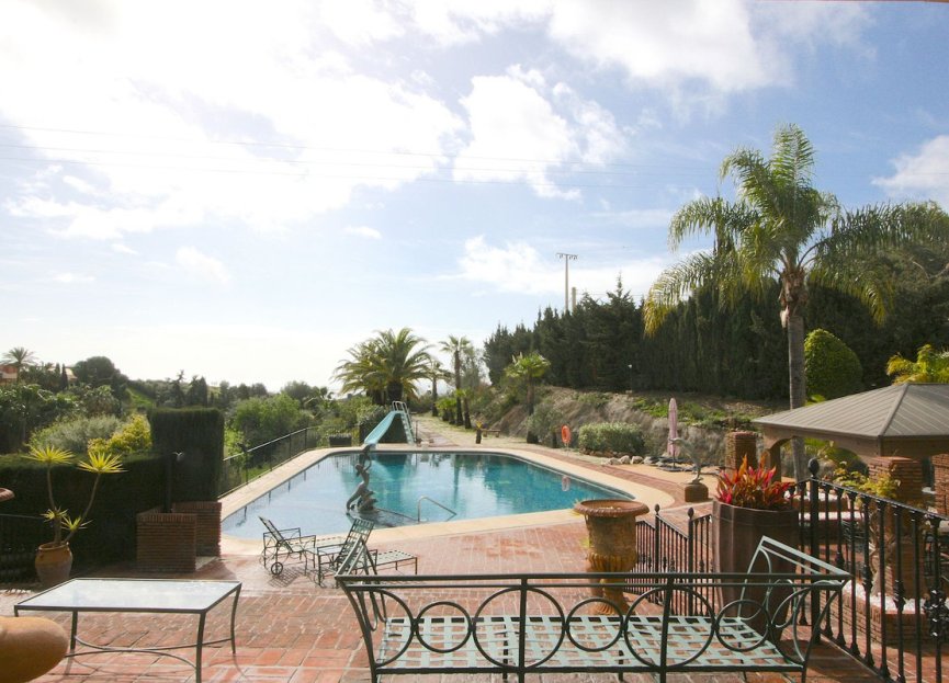 Resale - House - Detached Villa - Benalmádena - Benalmadena Costa