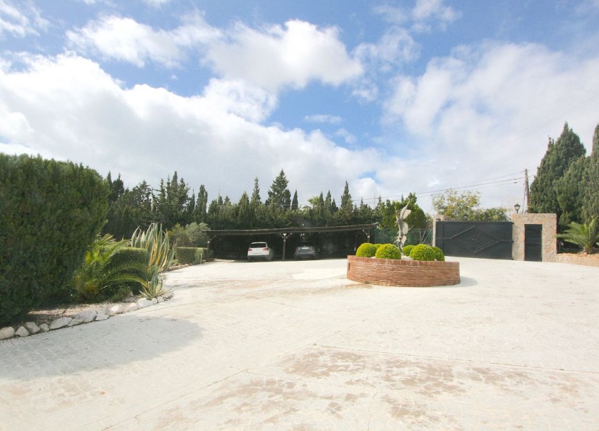 Resale - House - Detached Villa - Benalmádena - Benalmadena Costa