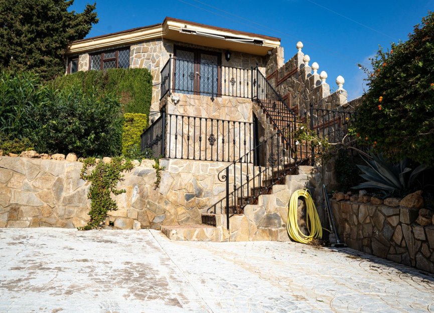 Resale - House - Detached Villa - Benalmádena - Benalmadena Costa