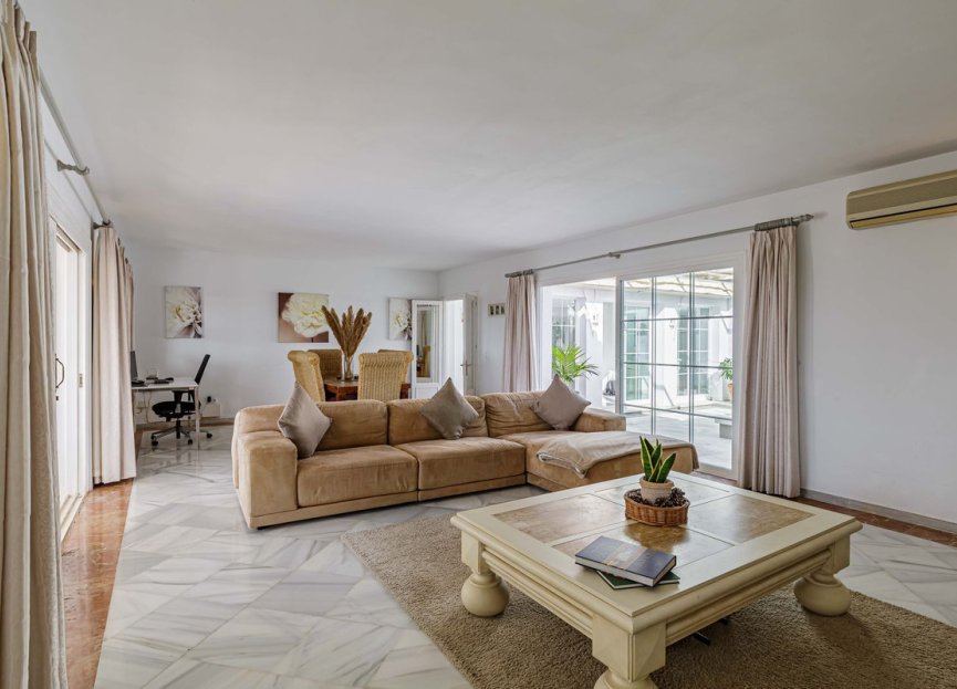 Reventa - House - Detached Villa - El Paraiso - El Paraíso