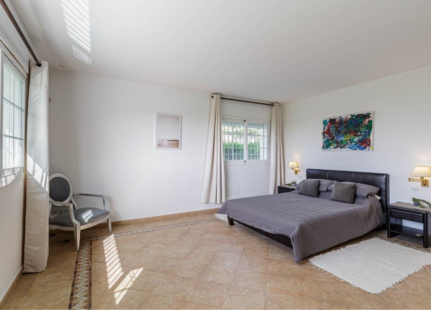 Reventa - House - Detached Villa - El Paraiso - El Paraíso