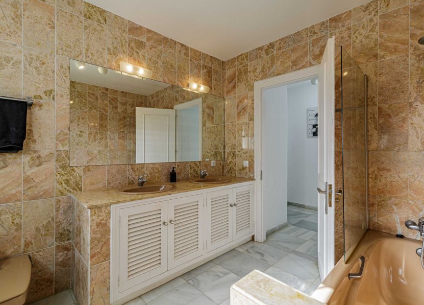 Reventa - House - Detached Villa - El Paraiso - El Paraíso