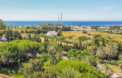 Reventa - Plot - Land with Ruin - Estepona - Estepona Centro