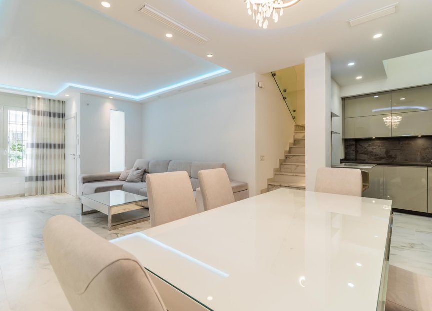 Resale - House - Townhouse - Estepona - Estepona Centro