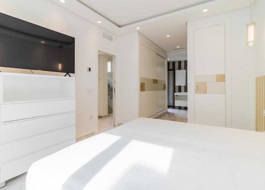 Resale - House - Townhouse - Estepona - Estepona Centro