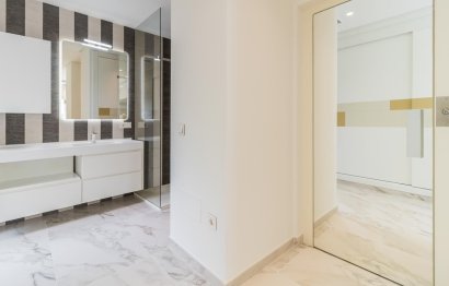 Resale - House - Townhouse - Estepona - Estepona Centro